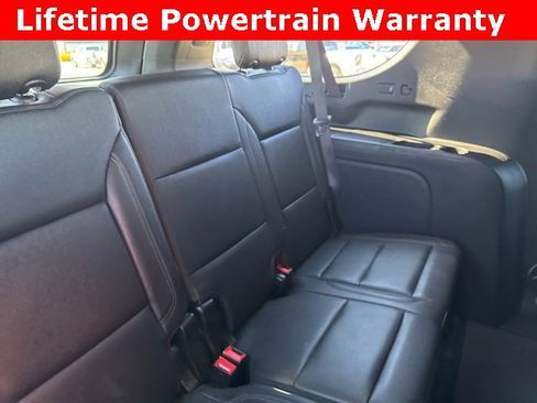 Used 2024 Chevrolet Suburban LT image 20