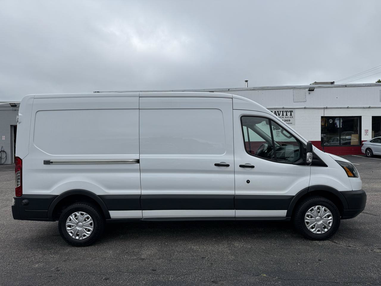 Used 2015 Ford Transit 150 148 Medium Roof w/ Interior Upgrade Package RWD image 14