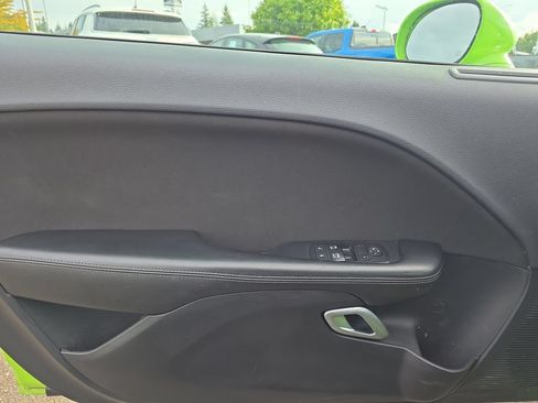 Used 2015 Dodge Challenger R/T RWD image 16