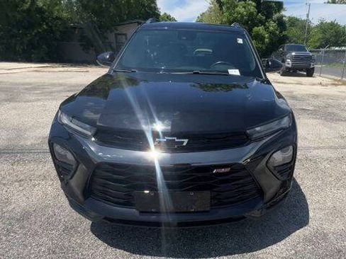Used 2023 Chevrolet TrailBlazer RS w/ Sun and Liftgate Package FWD image 3