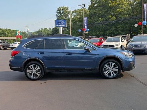Used 2019 Subaru Outback 2.5i Limited AWD/4WD image 2