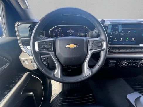 Used 2025 Chevrolet Silverado 1500 LT RWD image 7