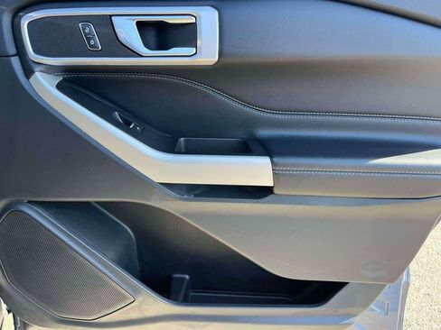 Used 2022 Ford Explorer XLT w/ Class IV Trailer Tow Package image 10