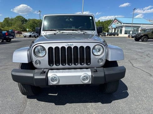 Used 2015 Jeep Wrangler Unlimited Sahara w/ Max Tow Package AWD/4WD image 18
