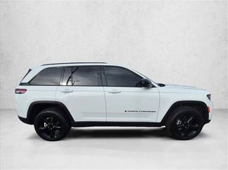 Used 2023 Jeep Grand Cherokee Altitude AWD/4WD video 4