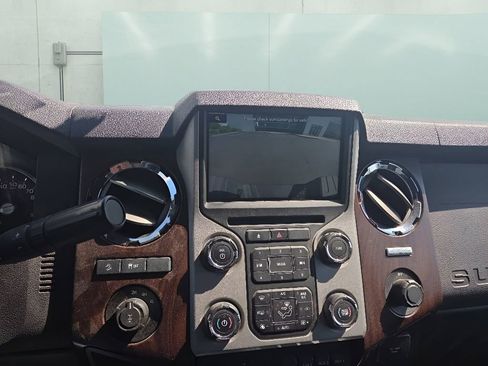 Used 2015 Ford F250 Lariat w/ Chrome Package AWD/4WD image 11