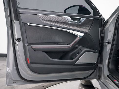 Used 2022 Audi RS 6 w/ Carbon Optic Package image 27