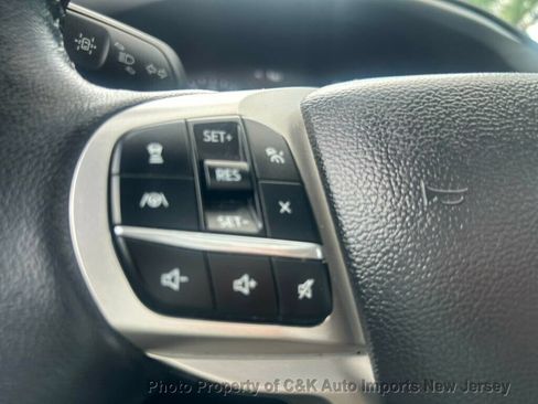 Used 2023 Ford Explorer XLT w/ Equipment Group 202A AWD/4WD image 44