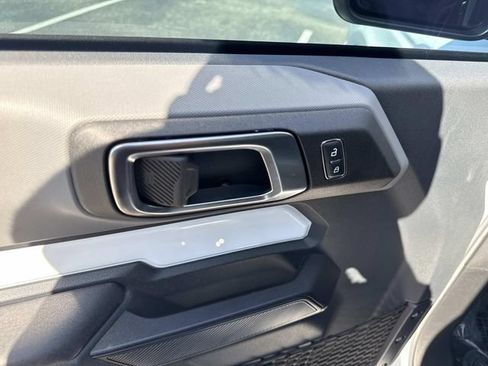Used 2024 Ford Bronco Big Bend w/ Sasquatch Package AWD/4WD image 13
