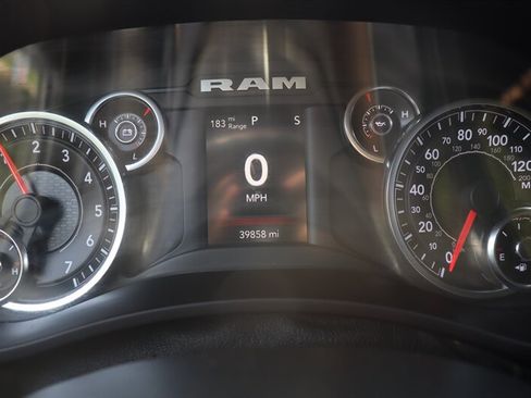 Used 2022 RAM 2500 Tradesman AWD/4WD image 11