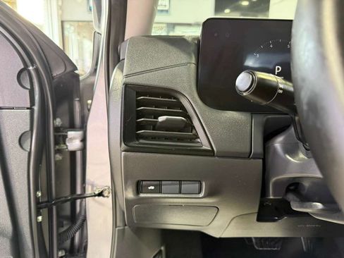 Used 2026 Nissan Sentra SR w/ Floor Mat Package FWD image 20