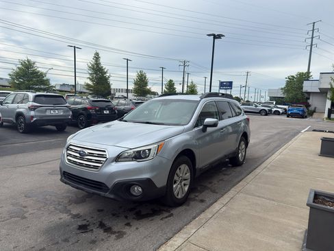 Used 2017 Subaru Outback 2.5i Premium AWD/4WD image 7