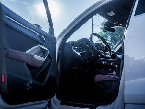 Used 2021 Audi Q3 2.0T Premium Plus w/ Premium Plus Package image 15