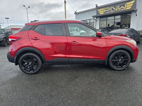 Used 2020 Nissan Kicks SV image 10