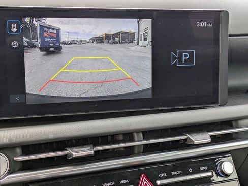 Used 2025 Hyundai Santa Cruz SEL image 9