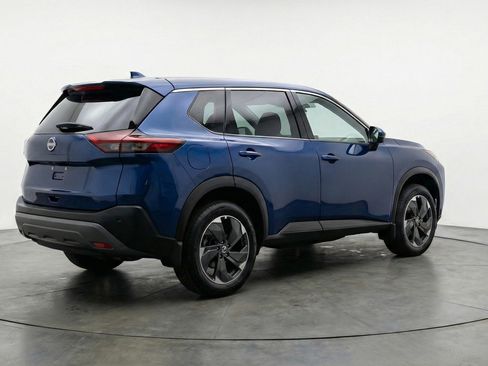 Used 2025 Nissan Rogue SV AWD/4WD image 9