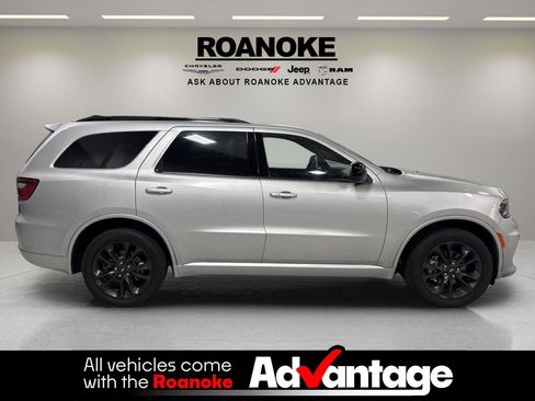 Used 2024 Dodge Durango SXT w/ SXT Blacktop Group image 11
