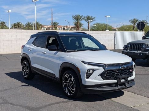 Certified 2025 Chevrolet TrailBlazer RS w/ Driver Confidence Package image 3