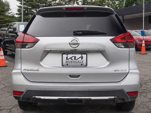 Used 2018 Nissan Rogue SV AWD/4WD image 9