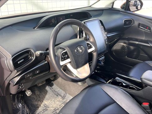 Used 2019 Toyota Prius Prime Premium image 18