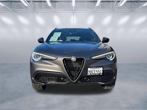 Used 2022 Alfa Romeo Stelvio Sprint image 2