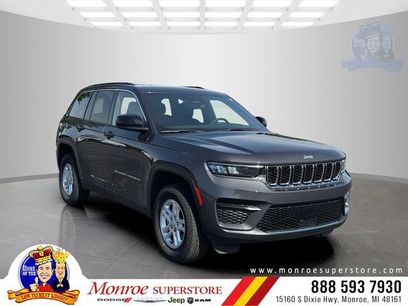 Certified 2024 Jeep Grand Cherokee Laredo w/ Luxury Tech Group I