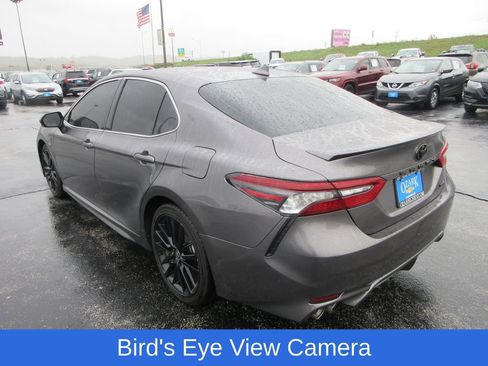 Used 2021 Toyota Camry XSE image 3
