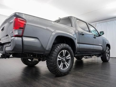Used 2019 Toyota Tacoma TRD Sport w/ Technology Package RWD image 30