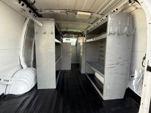 Used 2013 Chevrolet Express 2500 image 15