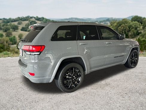 Used 2020 Jeep Grand Cherokee Altitude AWD/4WD image 9