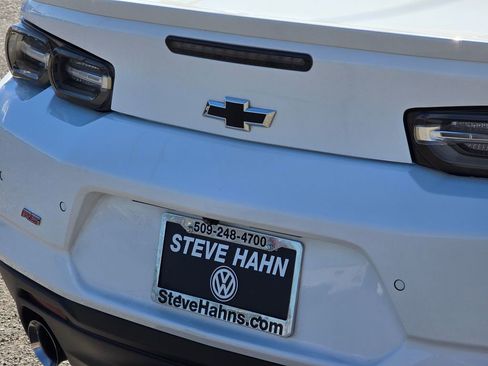 Used 2020 Chevrolet Camaro LT w/ RS Package image 13