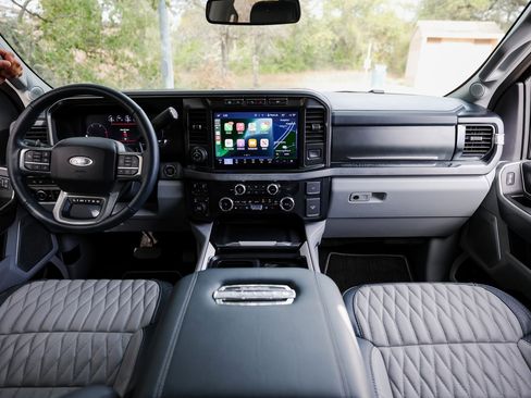 Used 2024 Ford F250 Limited image 26