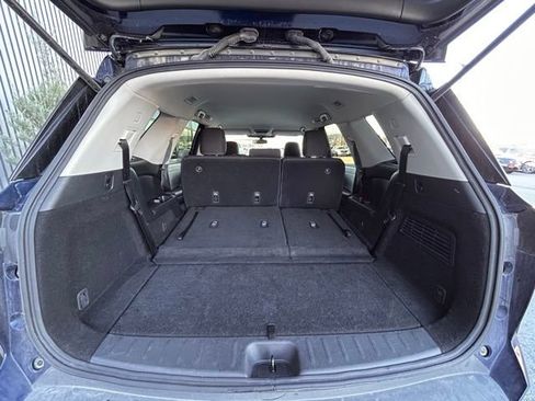 Used 2024 Nissan Pathfinder SV image 45