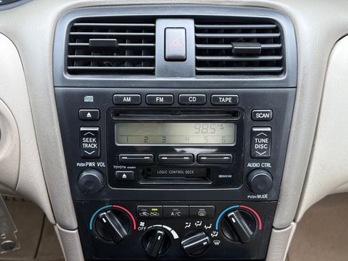 Used 2000 Toyota Avalon XL image 28