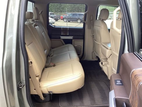 Used 2019 Ford F150 Lariat image 34