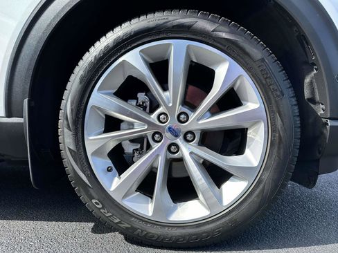 Used 2023 Ford Explorer Platinum w/ Technology Package image 7
