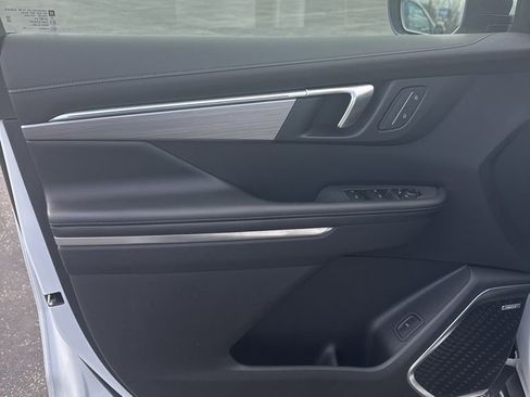 Used 2025 Buick Enclave Preferred image 15