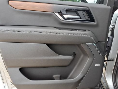 New 2026 GMC Yukon XL Denali w/ Advanced Technology Package AWD/4WD image 17