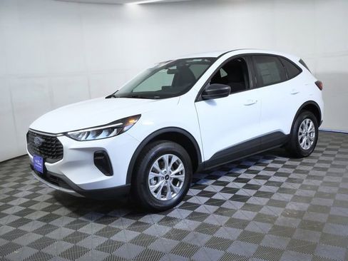 Certified 2025 Ford Escape Active w/ Cold Weather Package AWD/4WD image 5