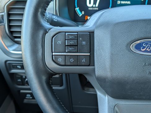 Used 2022 Ford F150 Lariat AWD/4WD image 29