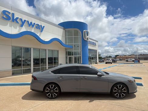Used 2024 Honda Accord Touring image 19