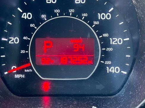 Used 2015 Kia Soul + FWD image 22