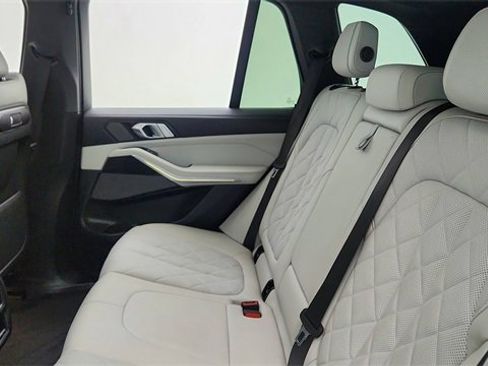 Used 2024 BMW X5 sDrive40i w/ M Sport Package image 30