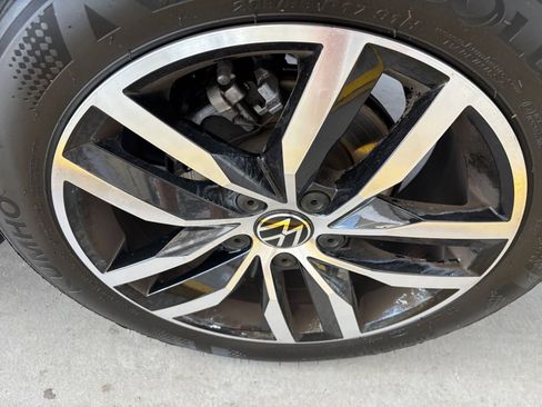 Used 2025 Volkswagen Jetta SE image 29