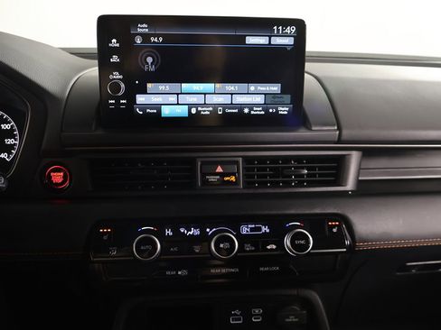 Used 2024 Honda Pilot TrailSport image 49