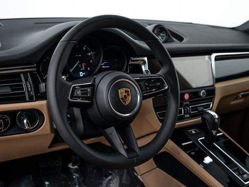 Certified 2026 Porsche Macan AWD/4WD image 13