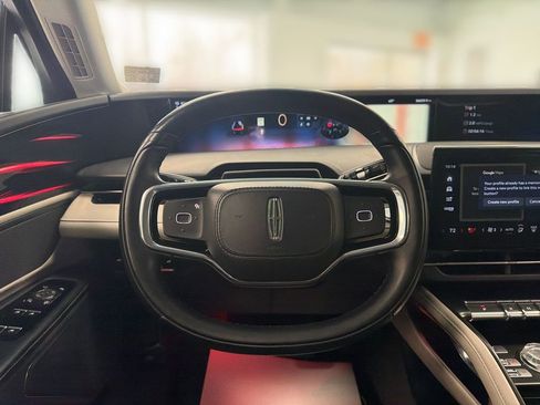 Used 2024 Lincoln Nautilus Reserve image 16