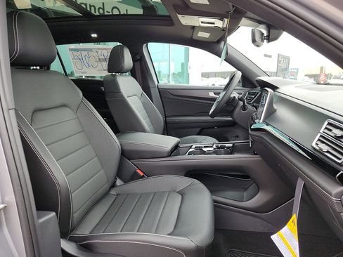 New 2026 Volkswagen Atlas Cross Sport SEL R-Line image 15