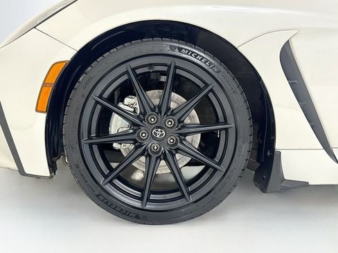 Used 2023 Toyota GR86 Premium RWD image 27