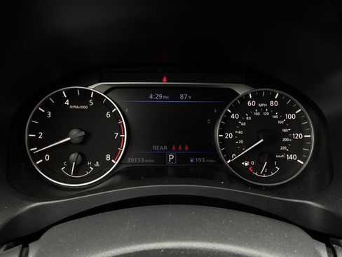 Used 2025 Nissan Altima 2.5 SV FWD image 36